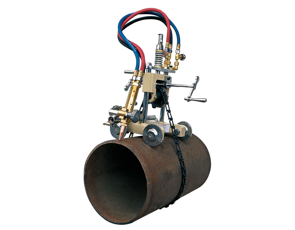 CG2-11G manual oxy-fuel cutting machine mounted on a steel pipe