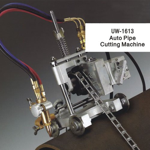 UW-1613 motorized pipe cutter mounted on a pipe